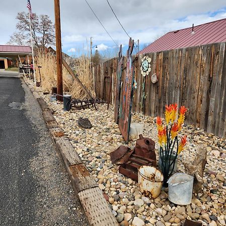 إيسكالانتي Cowboy Country Inn المظهر الخارجي الصورة