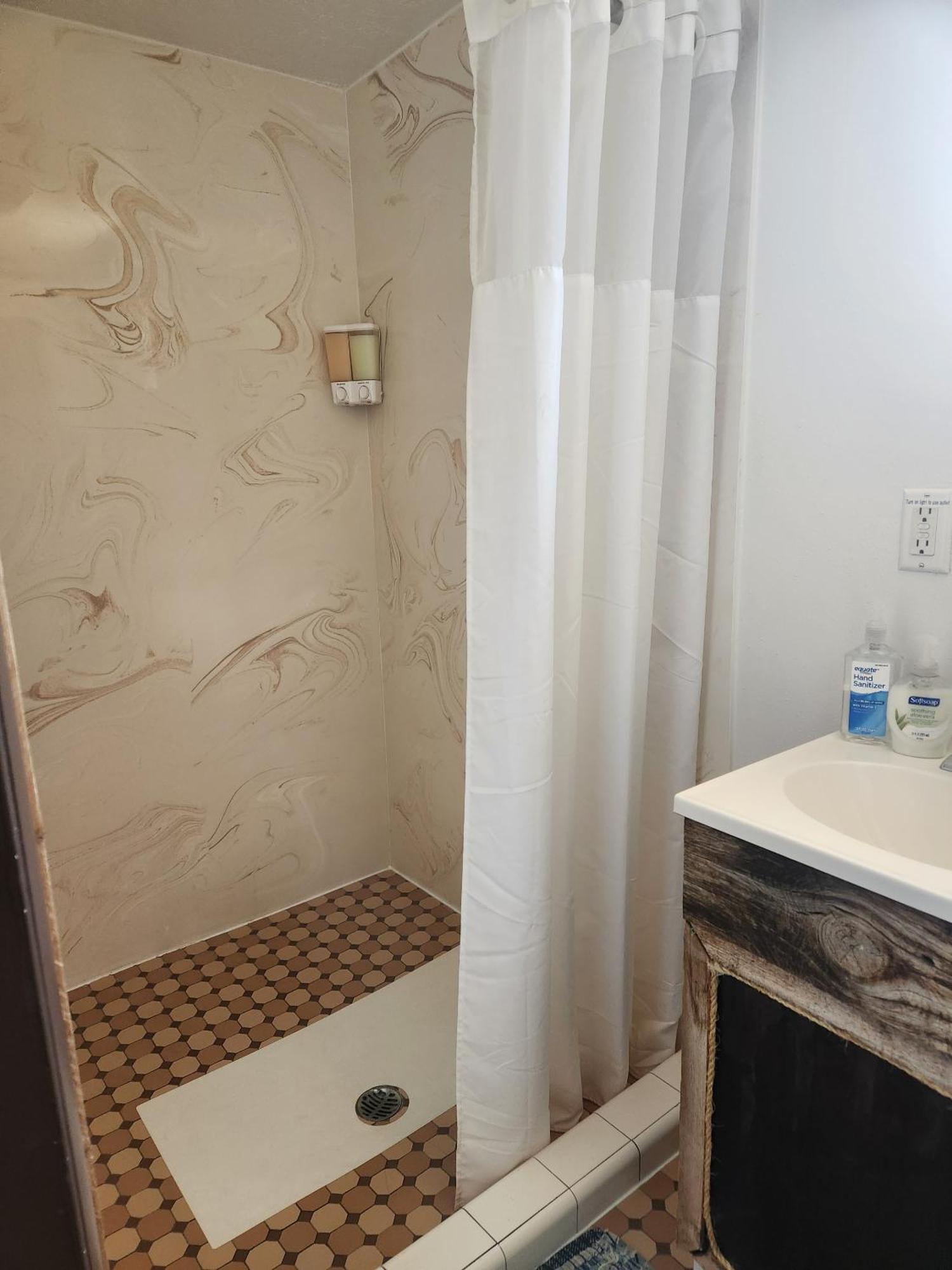 إيسكالانتي Cowboy Country Inn الغرفة الصورة