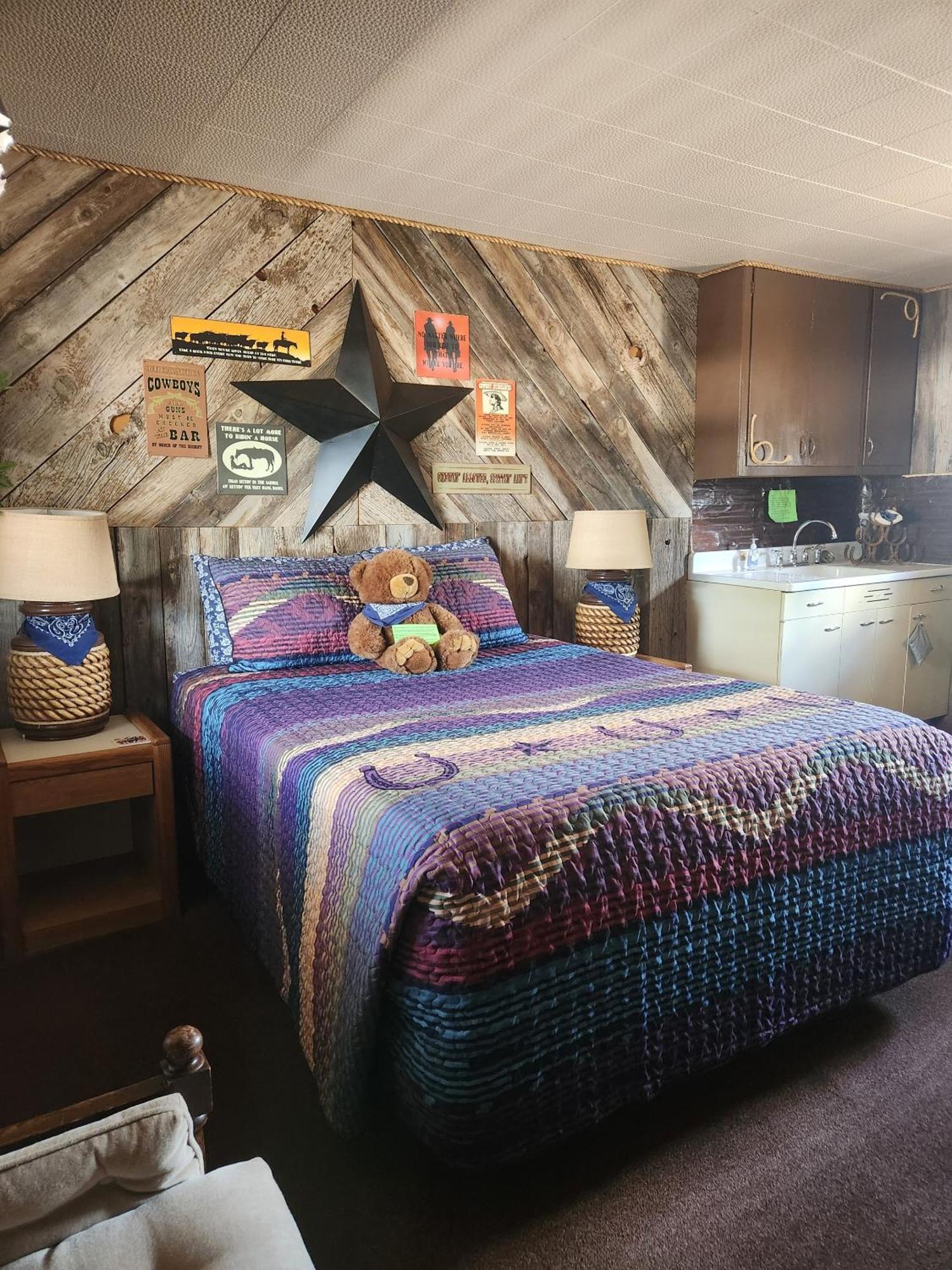 إيسكالانتي Cowboy Country Inn الغرفة الصورة