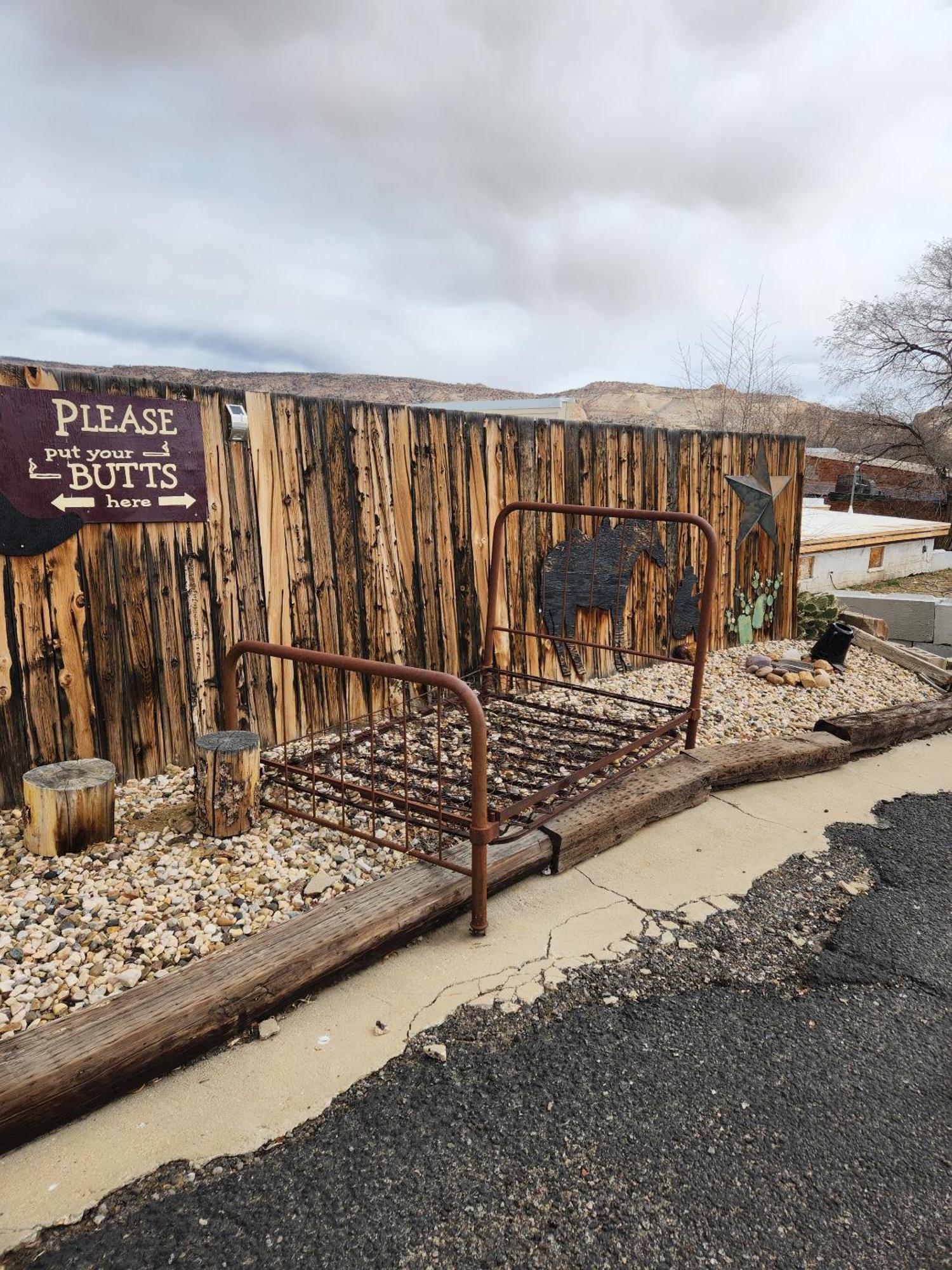 إيسكالانتي Cowboy Country Inn المظهر الخارجي الصورة