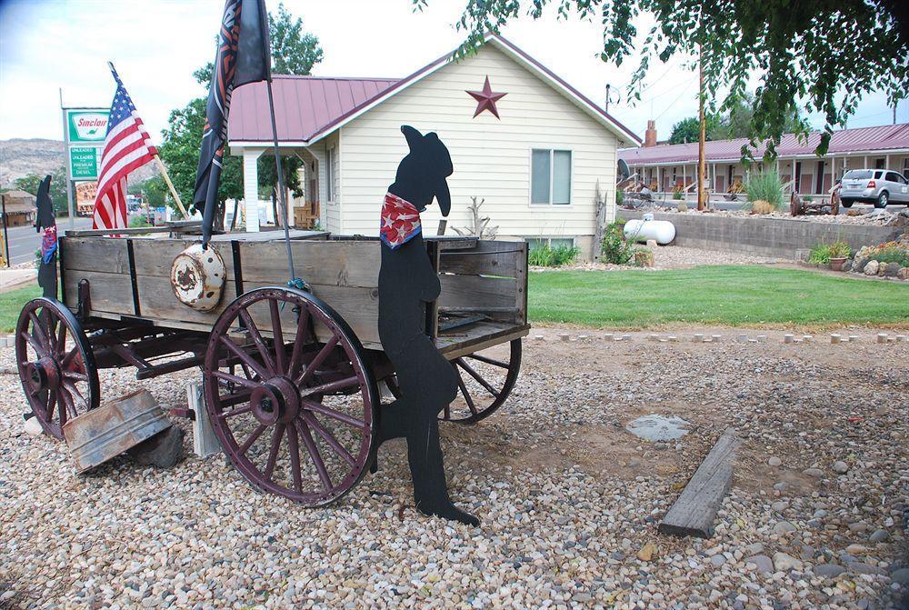 إيسكالانتي Cowboy Country Inn المظهر الخارجي الصورة