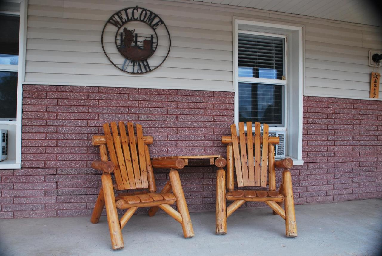 إيسكالانتي Cowboy Country Inn المظهر الخارجي الصورة