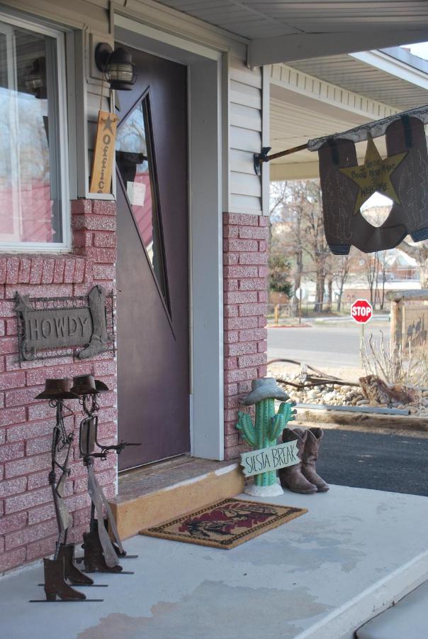 إيسكالانتي Cowboy Country Inn المظهر الخارجي الصورة